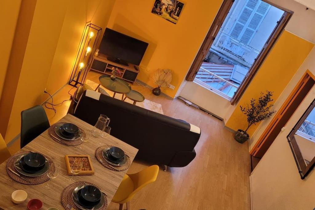 Avignon Apartement A 2 Pas Du Palais De Papes Luaran gambar